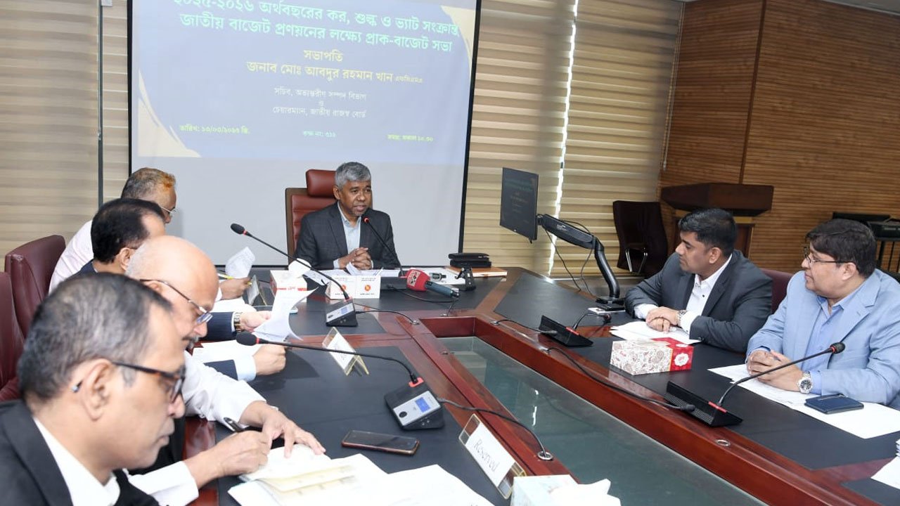 দুর্নীতি বন্ধ করুন, ব্যবসায়ীরা সব কিছু দেবে