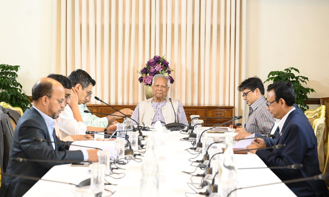 চট্টগ্রাম বন্দরের সক্ষমতা বৃদ্ধির উদ্যোগ ত্বরান্বিত করতে প্রধান উপদেষ্টা নির্দেশ