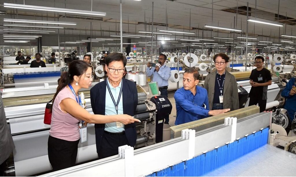 চট্টগ্রামে বিদেশী বিনিয়োগকারীদের জোন পরিদর্শন