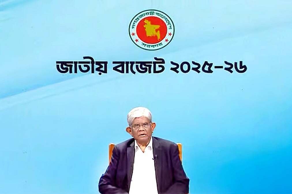 বিদ্যুতের দাম আপাতত না বাড়ানোর সিদ্ধান্ত: অর্থ উপদেষ্টা
