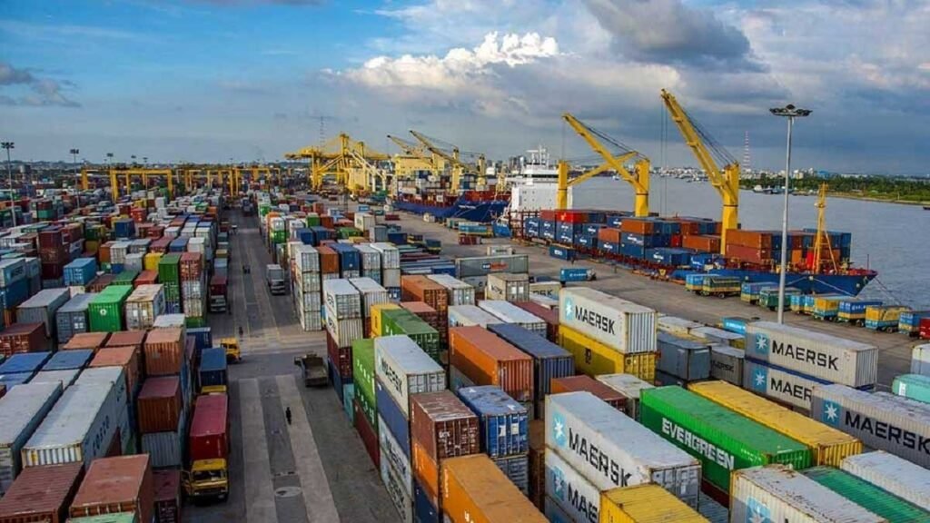 পুরোদমে ছন্দে ফিরেছে চট্টগ্রাম বন্দর